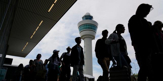 Tempête Boelo : à l’aéroport d’Amsterdam, des dizaines de vols annulés en raison de vents violents