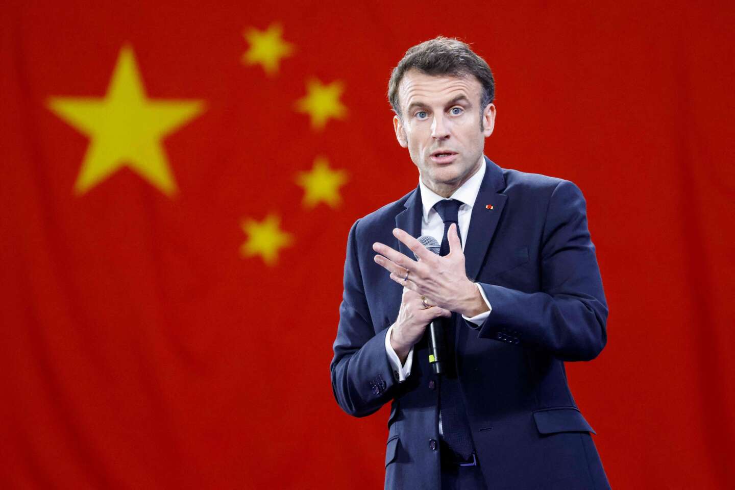 Emmanuel Macron ha invitato l’Unione Europea a non “seguire” gli Stati Uniti o la Cina