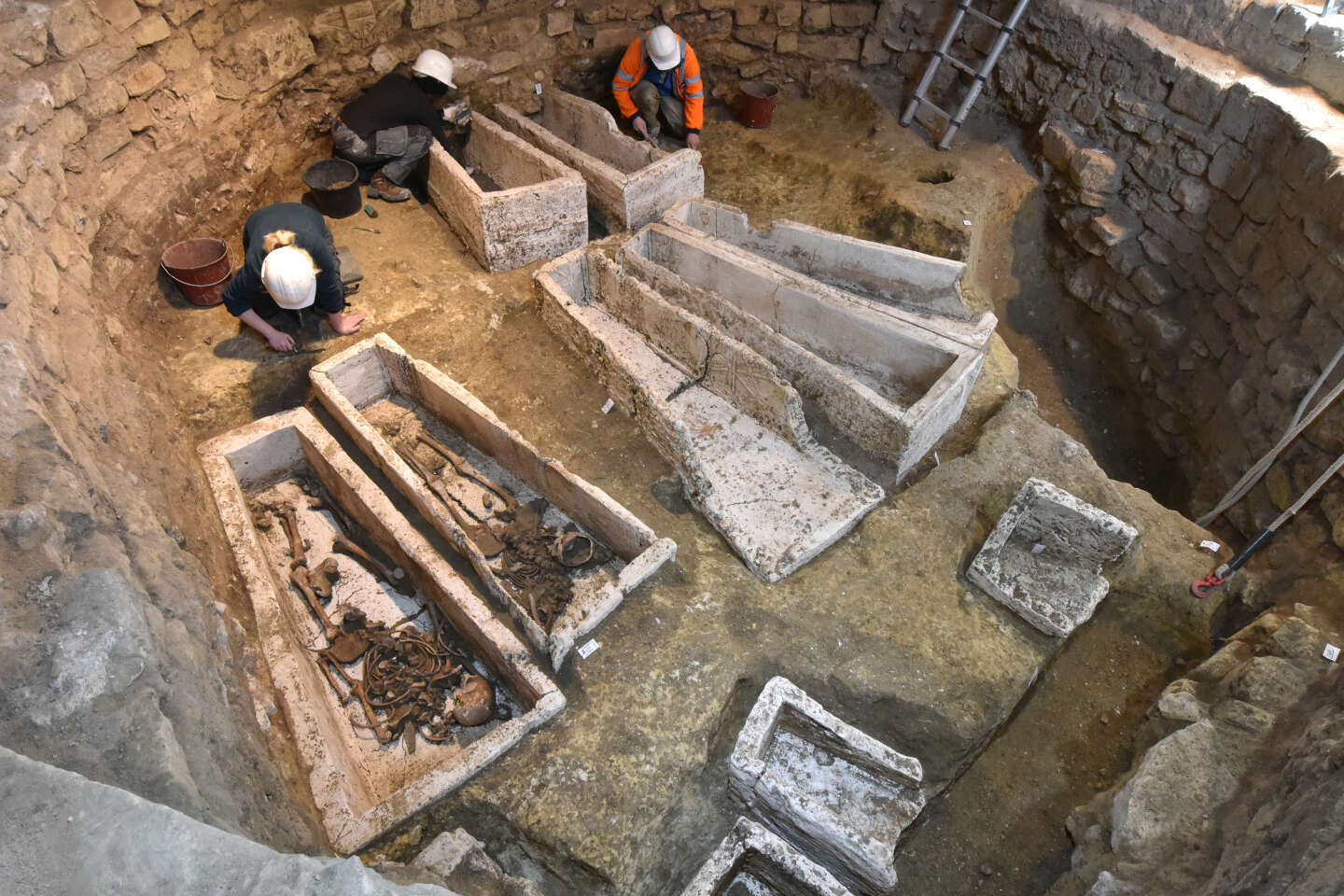 Basilica of Saint-Denis Newly discovered graves bring back the past