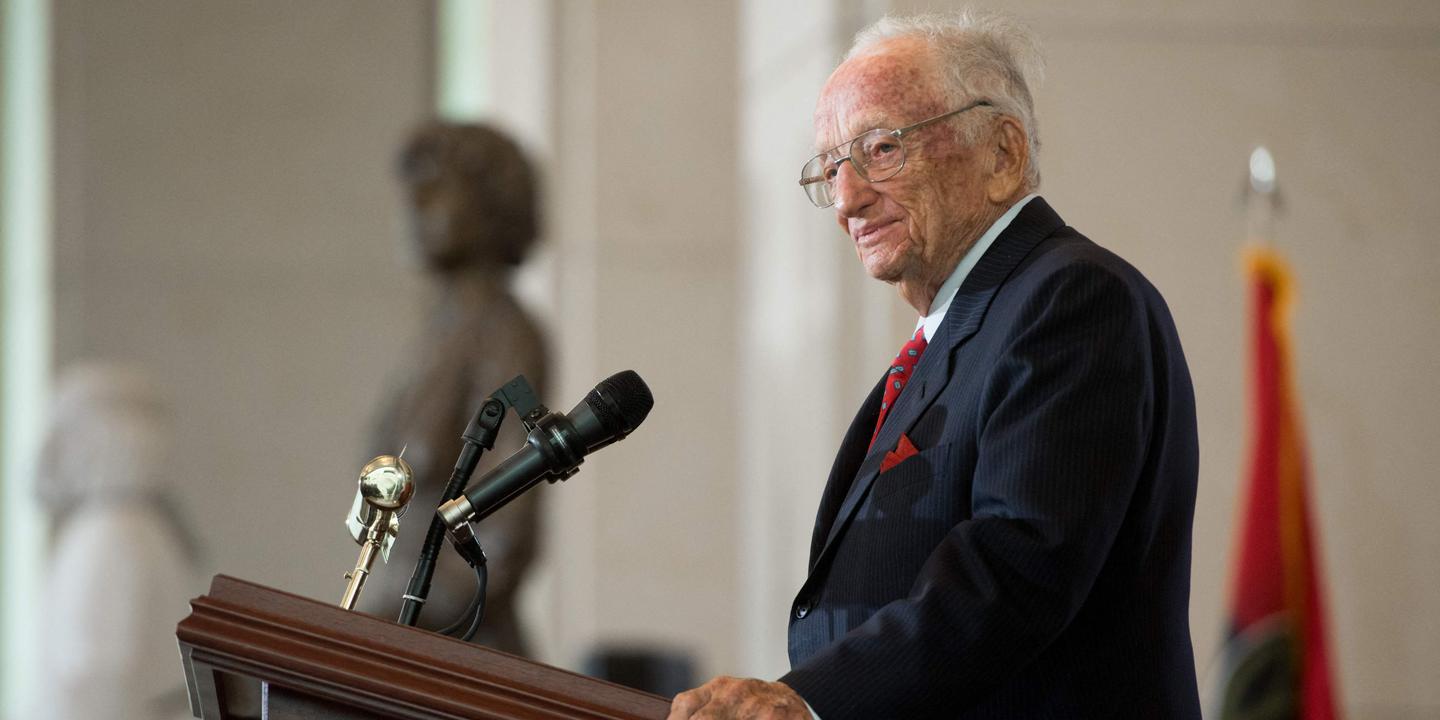 Benjamin Ferencz, last living Nuremberg prosecutor, dies at 103