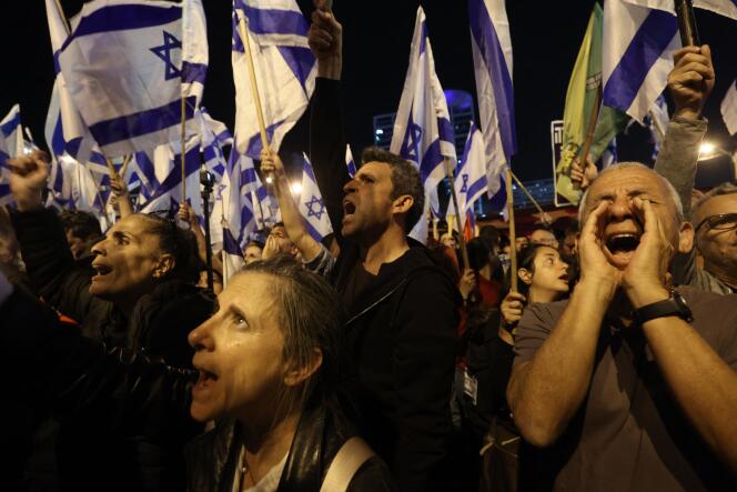 Manifestantes en Tel Aviv el 8 de abril de 2023.
