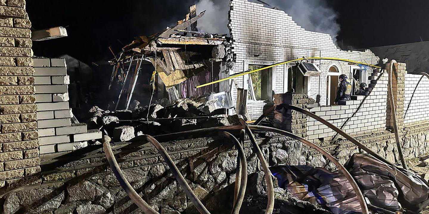 Dziewczynka i jej ojciec zginęli w rosyjskim ataku rakietowym na Zaporoże, a dwie osoby zginęły w bombardowaniu w północno-wschodniej części kraju.