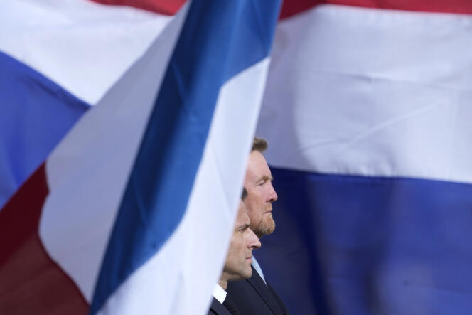 Emmanuel Macron and King Willem-Alexander in Amsterdam on April 11.