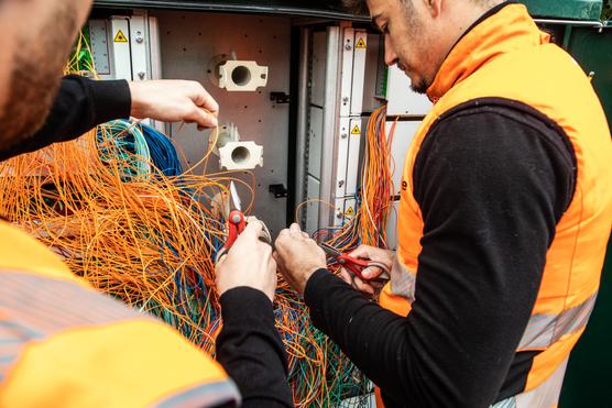 Mantenimiento de un punto de pooling de fibra óptica, en Osny (Val-d'Oise), 3 de mayo de 2022.