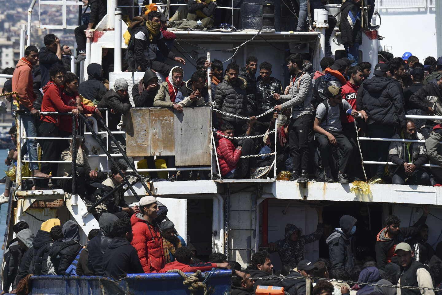 L’Italia si prepara a introdurre lo stato di emergenza per il crescente numero di arrivi di migranti