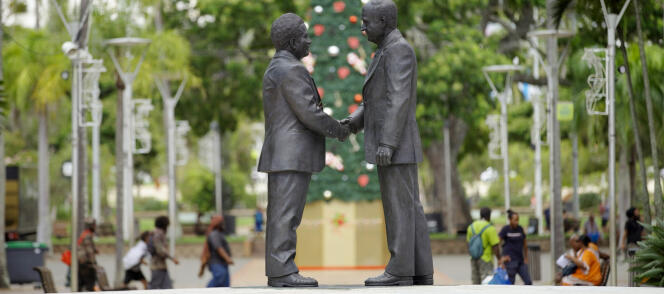 Sculpture of the handshake between Jean-Marie Tjibaou, leader of the FLNKS and Jacques Lafleur, figure of the loyalists, in Noumea (New Caledonia).