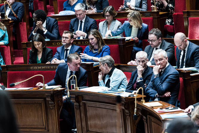 Miembros del gobierno en la primera fila de la Asamblea Nacional, en París, 20 de marzo de 2023.