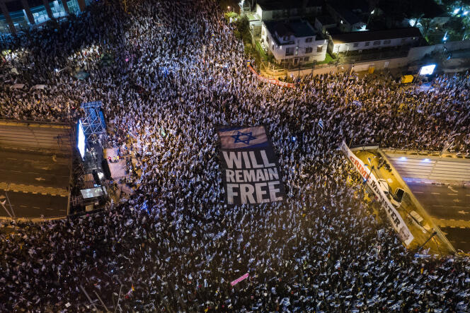 Durante quince semanas, miles de opositores a la reforma judicial buscados por el gobierno israelí se manifestaron.  