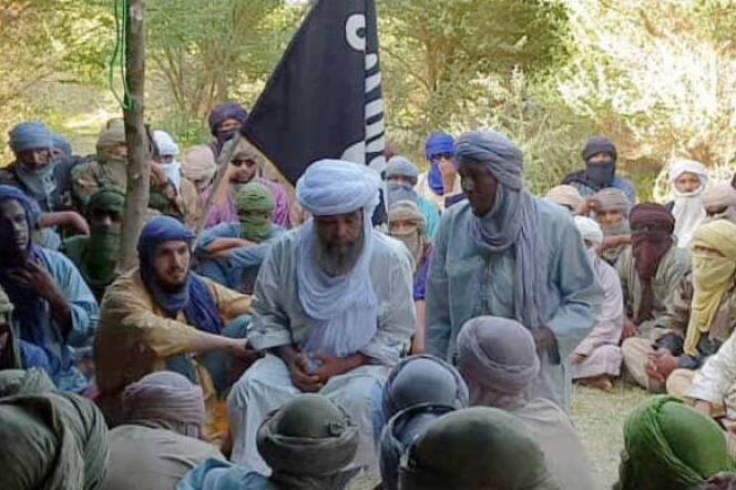 Propaganda image of the Emir of the Support Group for Islam and Muslims (GSIM), Iyad Ag-Ghali (center), in October 2020.