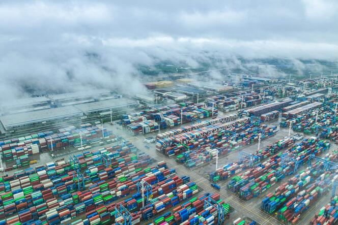 Les conteneurs représentent 15 % des marchandises transportées par bateau au niveau global - Photo prise à Ningbo, dans l’est de la Chine, au sud de Shanghaï.