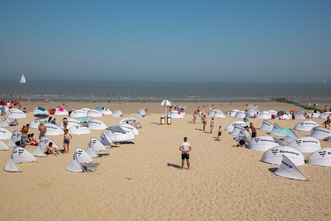 Sur la plage de Blankenberge, en Belgique, le 9 août 2020.