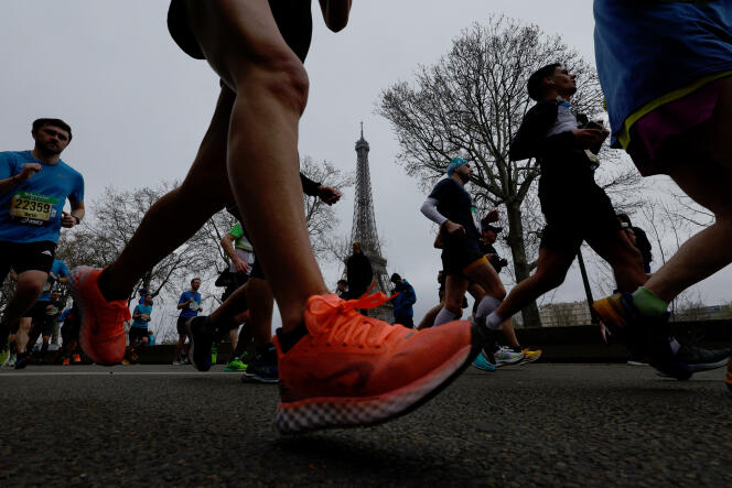 Durante la 46ª edición del Maratón de París, 2 de abril de 2023.