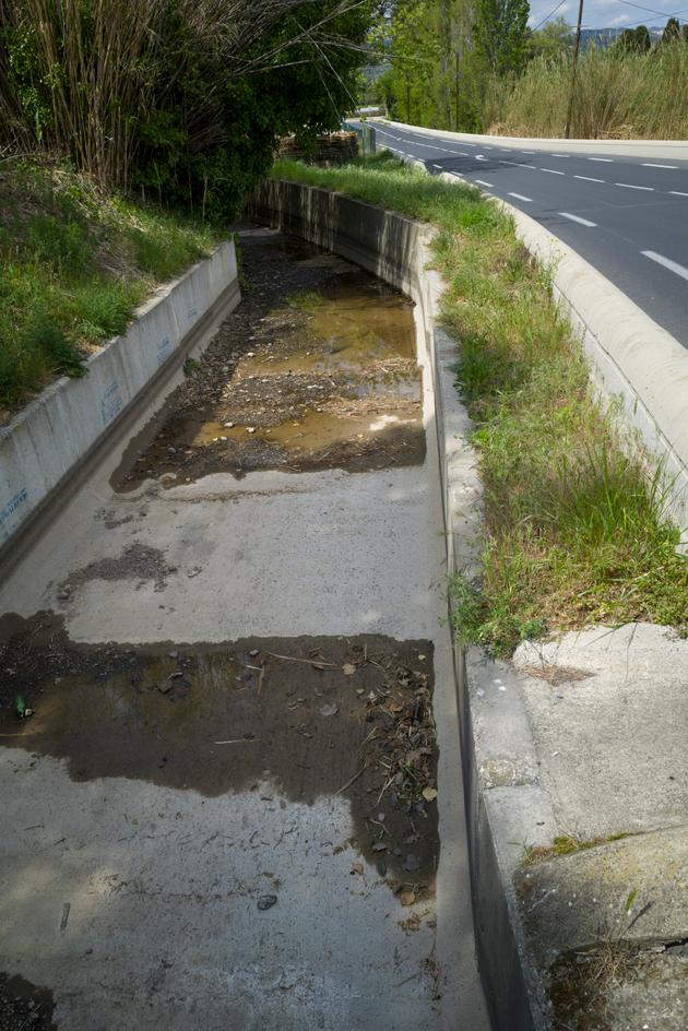 Les canaux d’arrosage, habituellement en service, ne sont plus alimentés que quelques jours par semaine. Le 18 avril 2023.