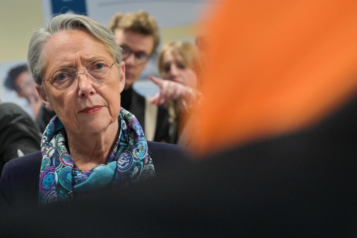 Elisabeth Borne se compromete a reducir a la mitad su tiempo para conseguir antes del verano