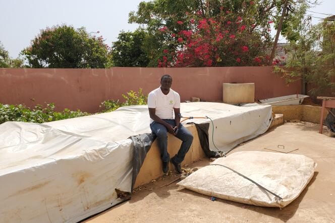 Pape Assane Ndao, ingénieur sénégalais de 34 ans, dirige Methanizer Afrique. Il y a un an, il a installé dans un foyer pour jeunes à Popenguine, petite station balnéaire au sud-est de Dakar, un immense digesteur qui permet de produire du biogaz à partir de déchets organiques.