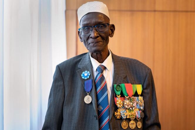 Tirailleur Yoro Diao, 95, during a ceremony dedicated to Senegalese veterans at the town hall of Bondy, in Seine-Saint-Denis, on April 14, 2023. 