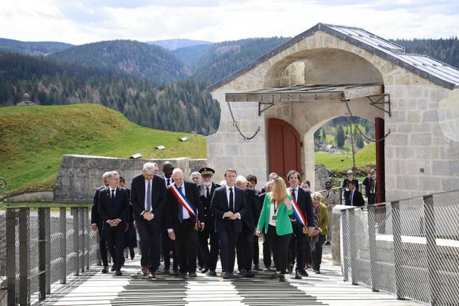 Emmanuel Macron en el Château de Joux para la conmemoración del 175 aniversario de la abolición de la esclavitud en Francia, en La Cluze-et-Mijoux (Doubs), el 27 de abril de 2023.