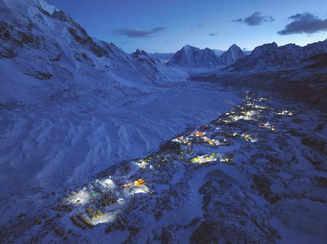 Campamento base en el Monte Everest en el Himalaya el 24 de abril de 2023.