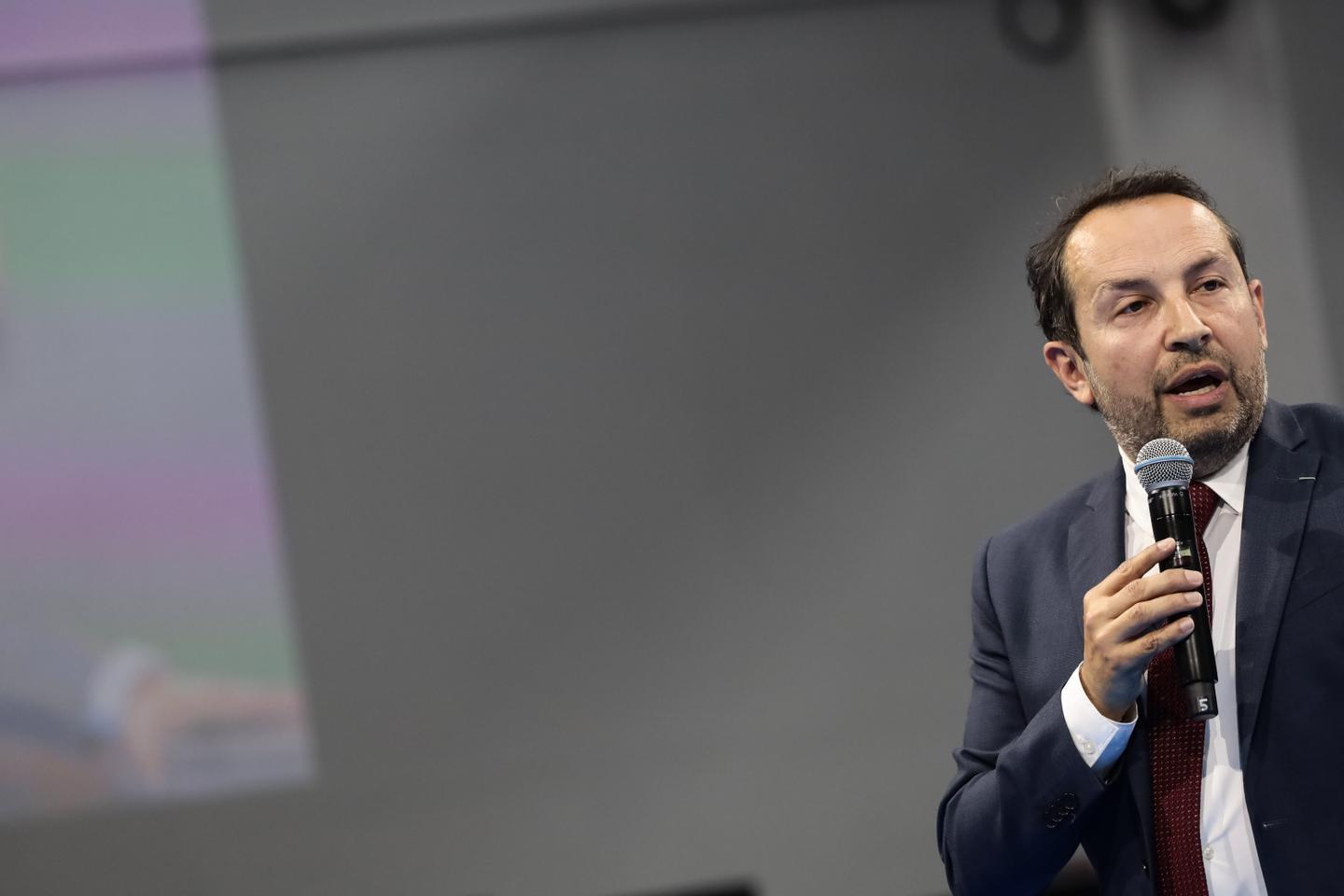 Vidéo. Suivez en direct l’émission « Questions politiques » avec Sébastien Chenu et Prisca Thevenot