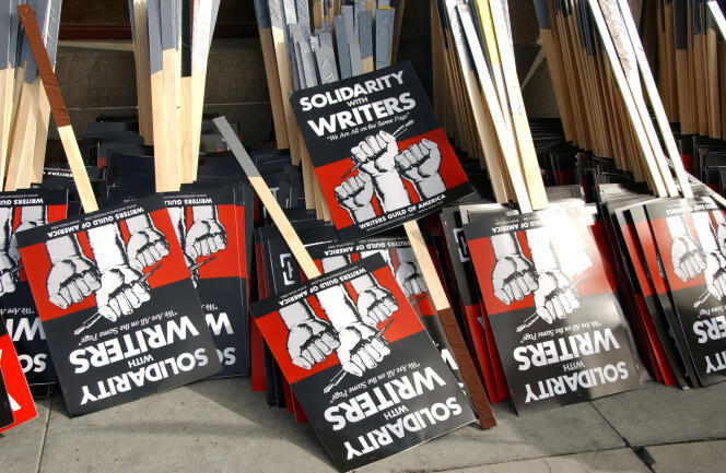 Lors d’une précédente grève du syndicat des scénaristes, à Hollywood, le 20 novembre 2007.
