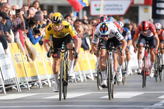 Primoz Roglic y Remco Evenepoel durante la primera etapa de la Vuelta a Cataluña, un circuito de 164,5 km con salida y llegada en Sant Feliu de Guixols (España), el 20 de marzo de 2023.