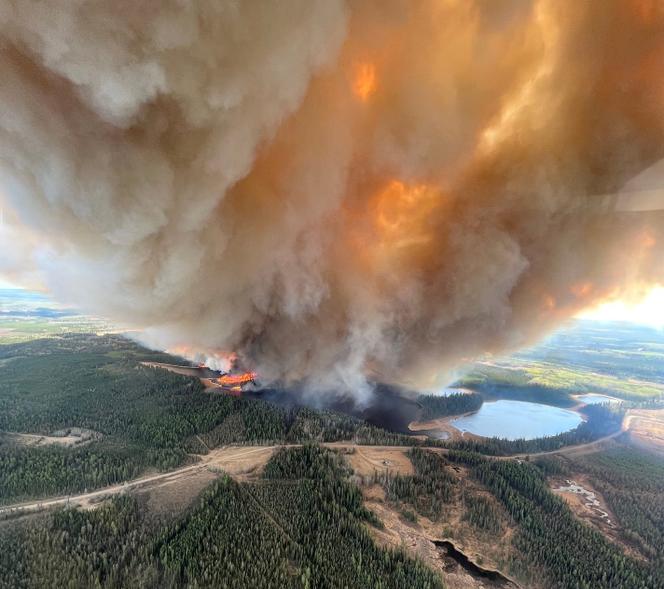 L’état d’urgence a été déclaré samedi 6 mai 2023 dans la province située à l’ouest du pays et où un total de 110 incendies, fortement attisés par le vent, font rage.