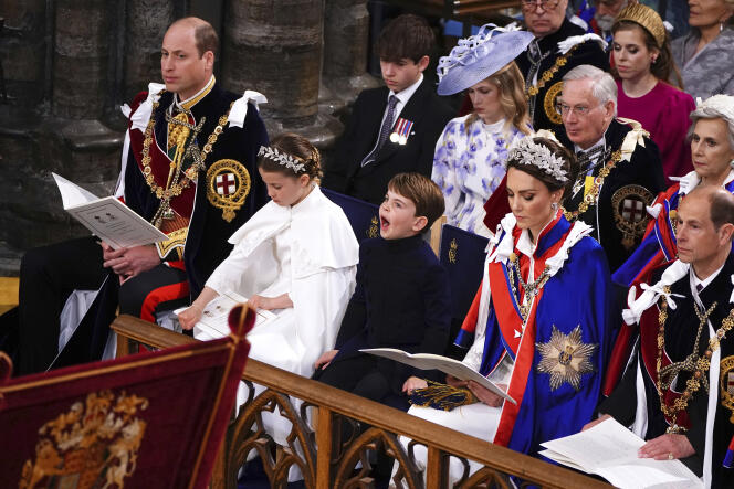 Le prince britannique William, la princesse Charlotte, le prince Louis, Kate, princesse de Galles et le prince Edward, duc d’Edimbourg, à Westminster, le 6 mai 2023.