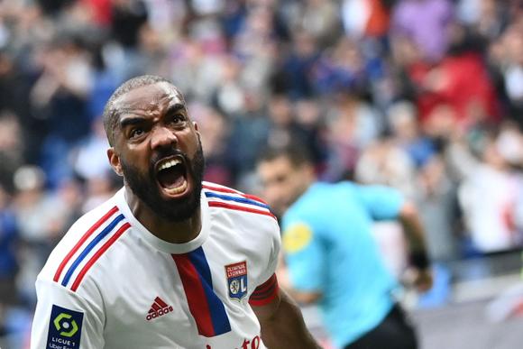 Will Alexandre Lacazette roar with pleasure one last time?