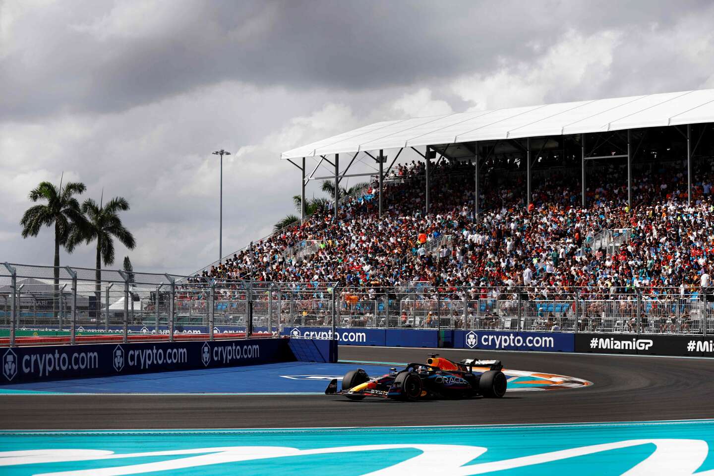 Photo of en Miami, el implacable Max Verstappen se impone en un ambiente resplandeciente