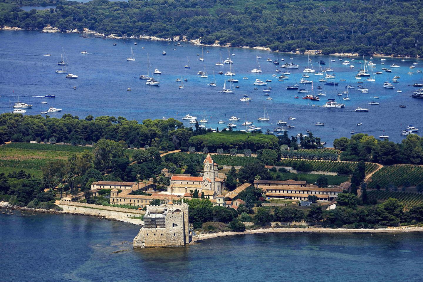 Photo Mystère 146 l’abbaye de Lérins, sur l’île SaintHonorat, au