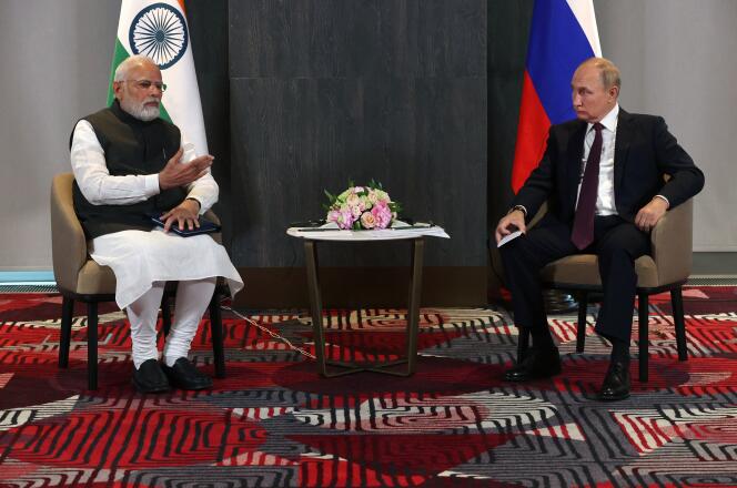El primer ministro indio, Narendra Modi, y el presidente ruso, Vladimir Putin, al margen de una reunión de la Organización de Cooperación de Shanghái en Samarcanda, Uzbekistán, el 16 de septiembre de 2022.