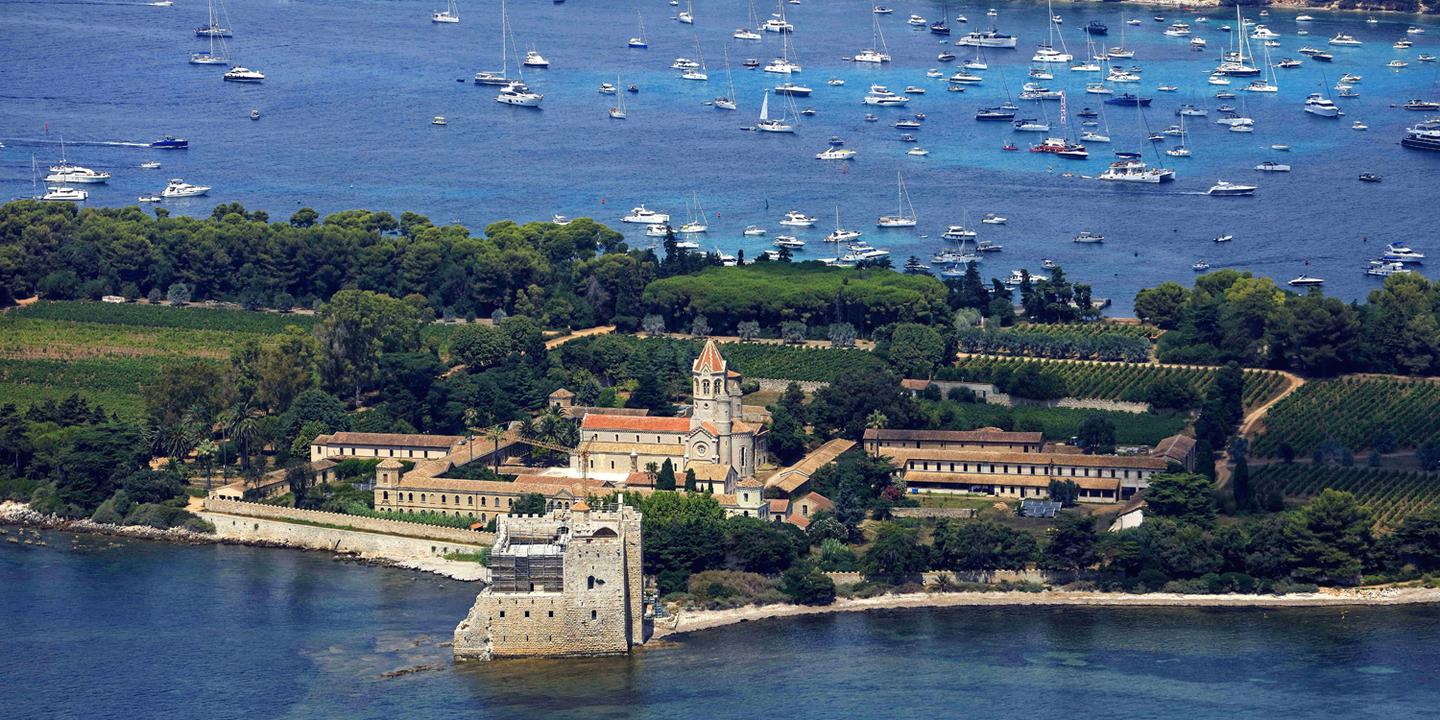 Photo Mystère 146 l’abbaye de Lérins, sur l’île SaintHonorat, au