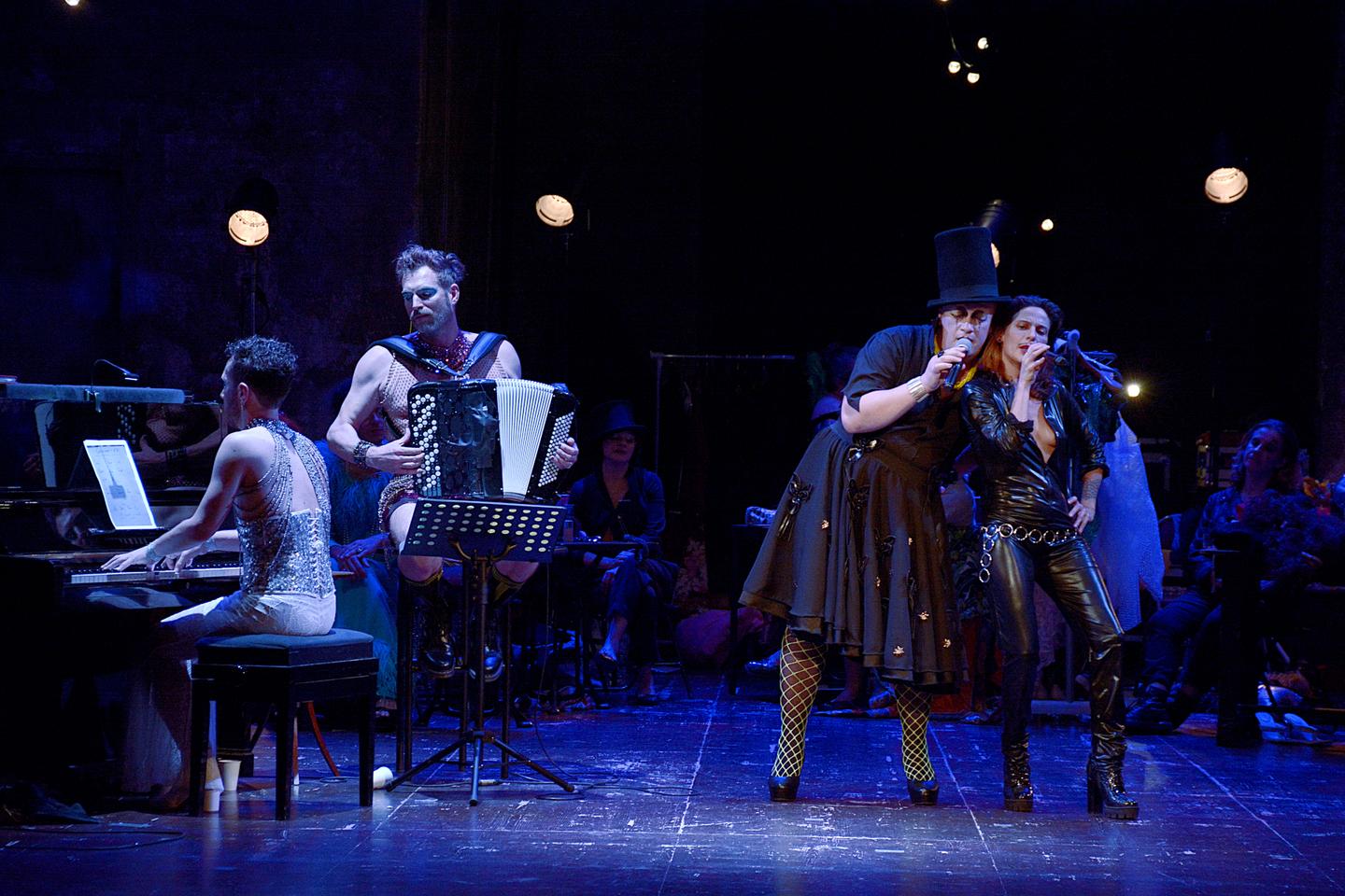 Cabaret, an exciting laboratory for creation, is experiencing a revival in  France