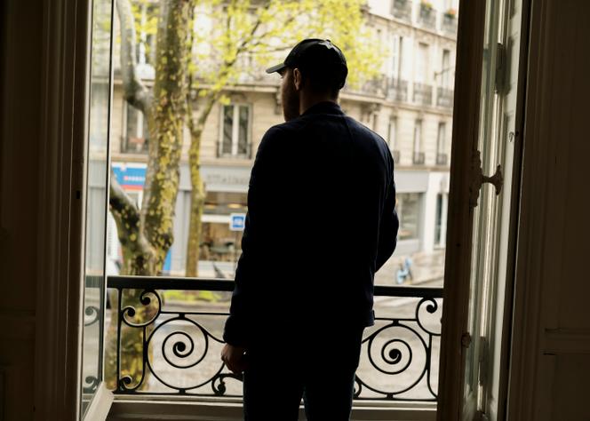 Abdulhamid Chaban, 34 ans, d'Alep, en Syrie, chez son avocat à Paris le 13 avril 2022.