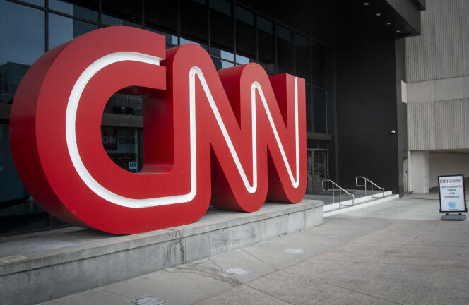 In front of the offices of CNN in Atlanta (Georgia), in 2022.