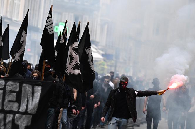 Une manifestation d’extrême droite dans les rues de Paris, le 6 mai 2023.