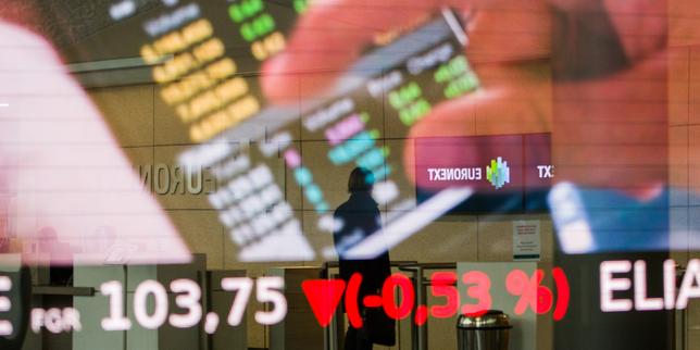 French bond yield reaches 14-year high amid political turmoil