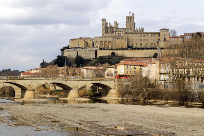 En Béziers, el 22 de febrero de 2023, donde el Orbe se encuentra en un nivel bajo debido a la sequía.