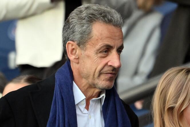 Nicolas Sarkozy lors du match de Ligue 1 entre le Paris Saint-Germain et Ajaccio au Parc des Princes, à Paris, le 13 mai 2023. 