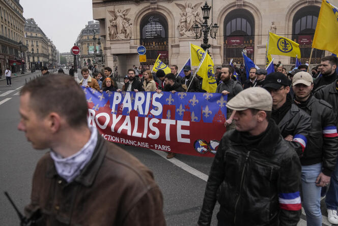 Los manifestantes de Action française se reunieron en París para rendir homenaje a Juana de Arco, el domingo 14 de mayo de 2023.