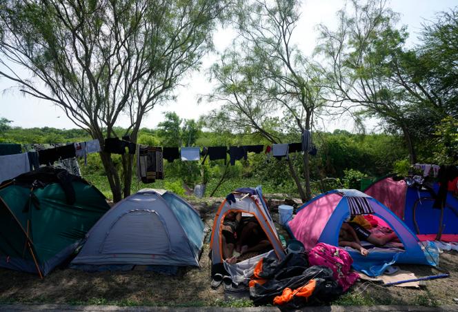 El campamento de migrantes de Matamoros, cerca de la frontera con Estados Unidos, en mayo, antes de que fuera destruido por el mal tiempo.