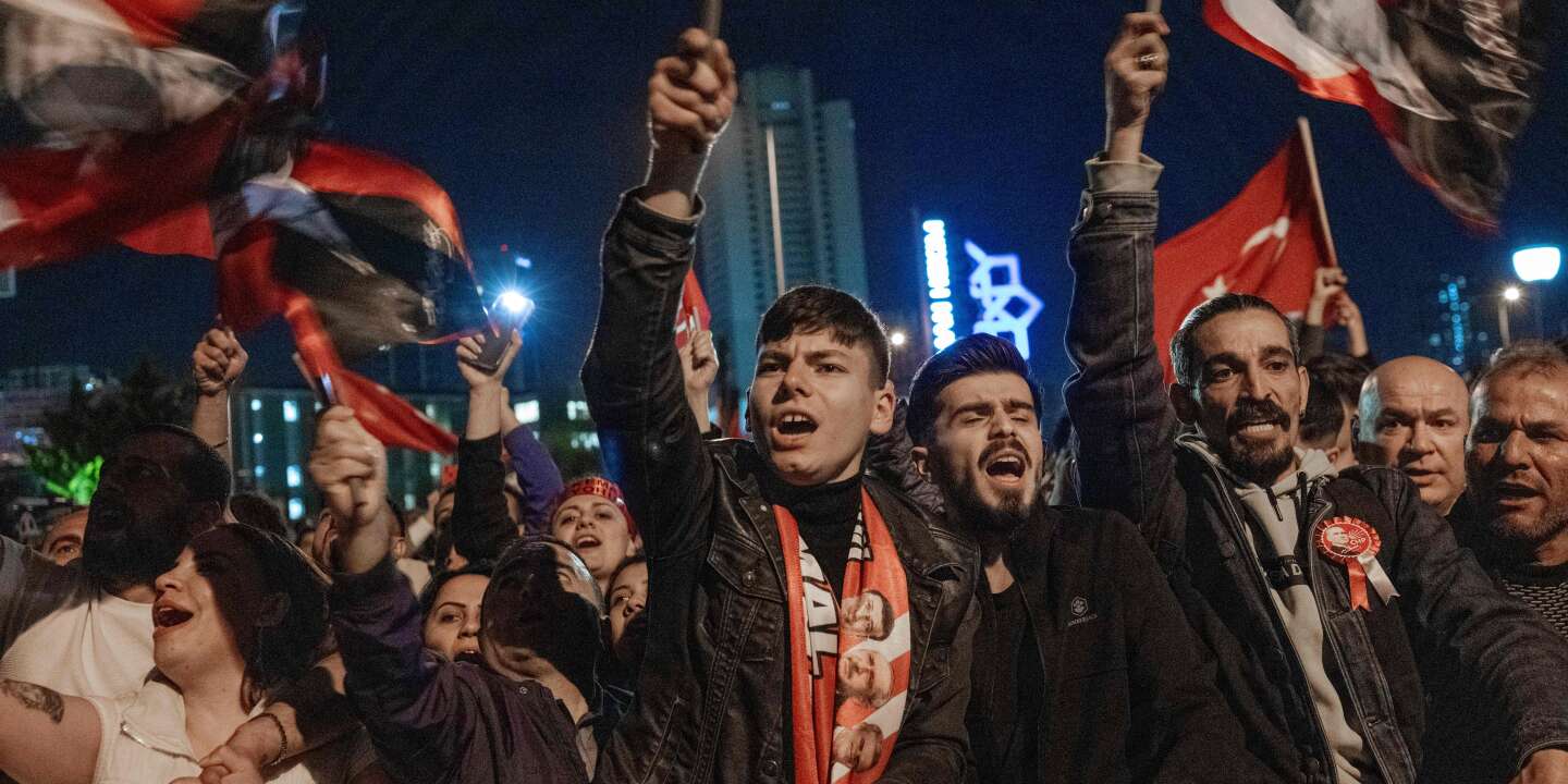 Die Lager von Erdoğan und Kılıcedağrığlu werden aufgrund der ersten knappen Schätzungen nach den Ergebnissen der ersten Runde der Präsidentschaftswahlen ausgesetzt.