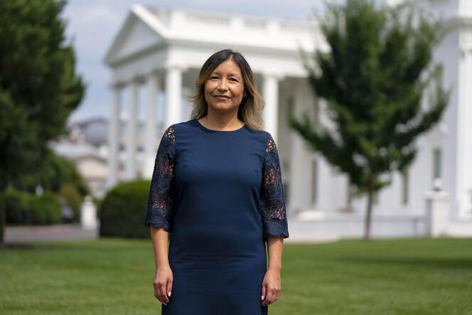 Julie Chávez Rodríguez, devant la Maison Blanche, à Washington, le 9 juin 2021.