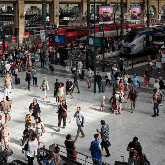 Gare du Nord, two parallel worlds under one roof in the heart of Paris