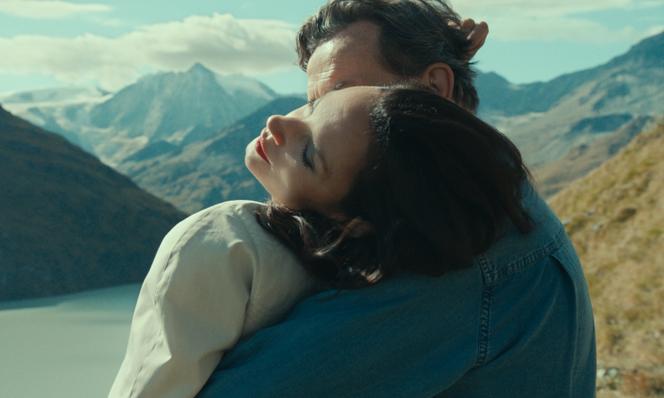 Claudine (Jeanne Balibar) and Michael (Thomas Sarbacher) in