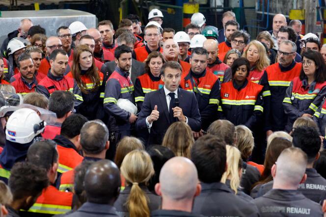 Emmanuel Macron during his visit to the Aluminum Dunkerque factory, in Loon-Plage (Nord), May 12, 2023.