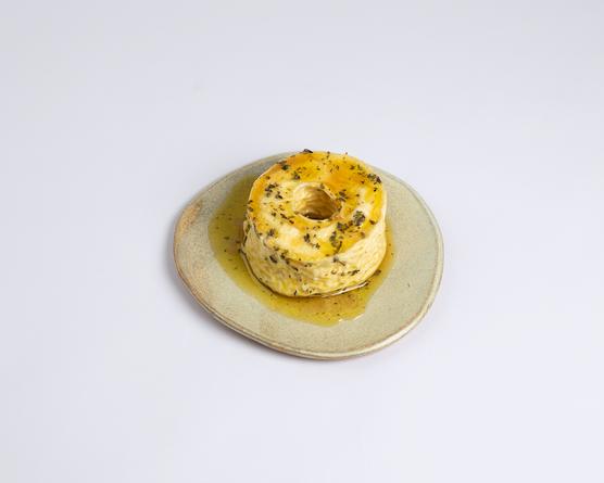 Queso de cabra con miel y aceite de oliva.