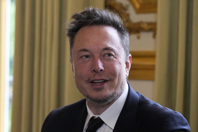 Elon Musk avant sa rencontre avec Emmanuel Macron à l’Elysée, Paris, le 15 mai 2023.
