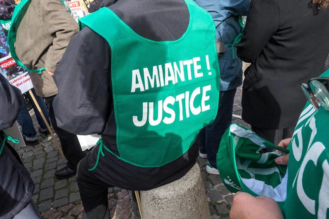 During a national demonstration by the National ociation for the Defense of Victims of Asbestos and Other Occupational Diseases, in Paris, on October 11, 2019.