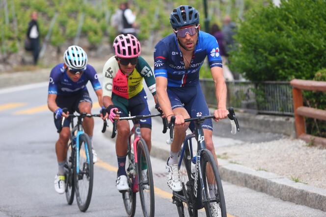 Thibaut Pinot, Alexander Cepeda et Einer Rubio (de droite à gauche), dans l’ascension finale de la treizième étape du Giro, vendredi 19 mai 2023.